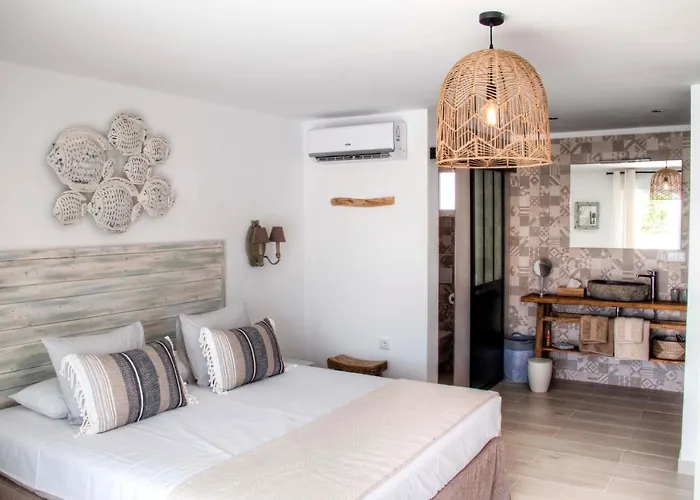 Finca Pura, Clothing Optional Guestrooms